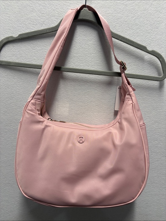 lululemon athletica Handbags - NWT Lululemon Haze Pink 4L City Essentials Shoulder Bag
